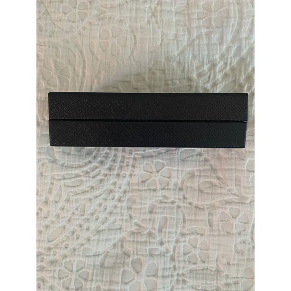 Prada box - Picture 3 of 3